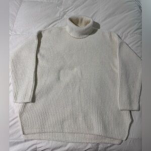 Abercrombie & Fitch Ivory Chunky Turtleneck Sweater - Oversized fit
